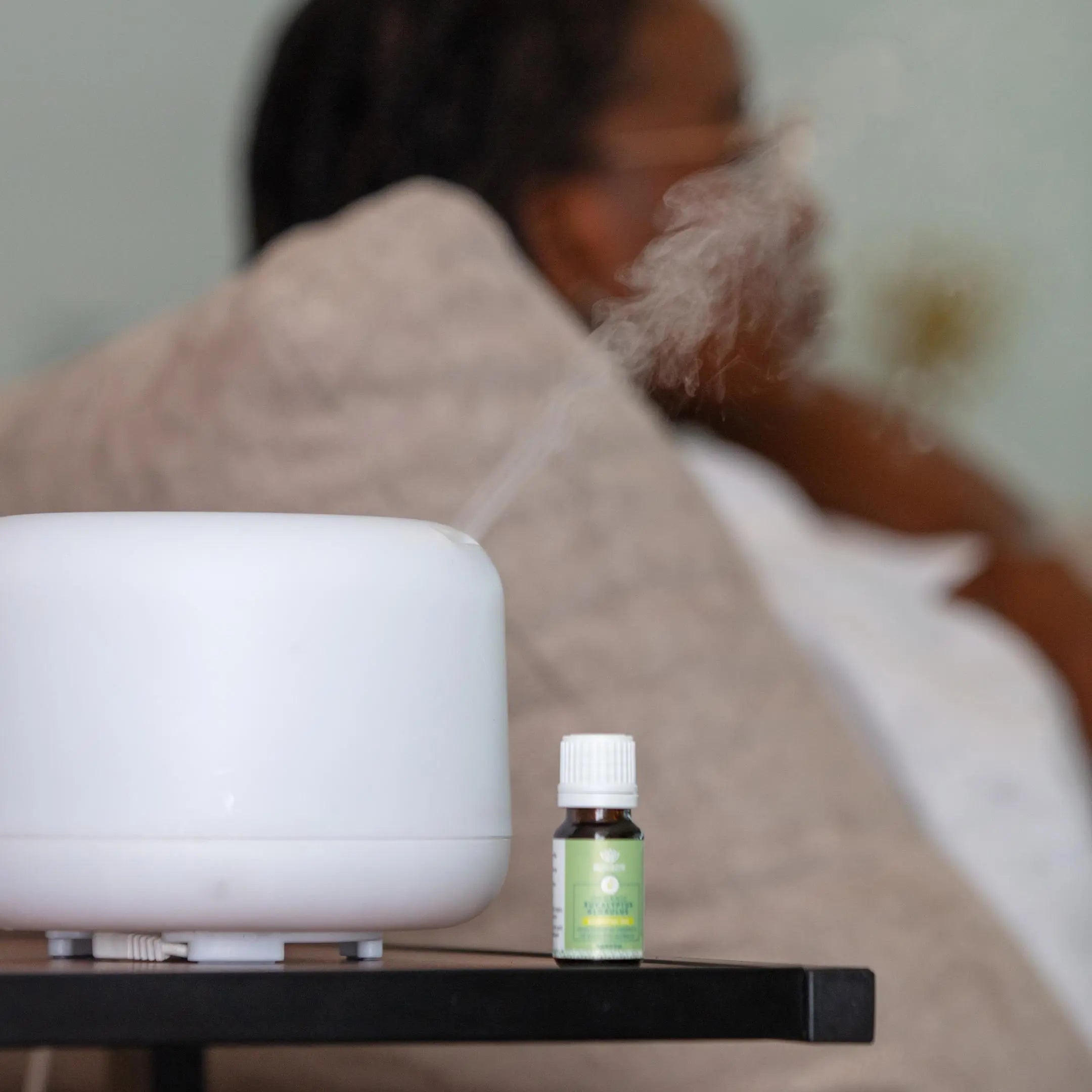 Crie um ambiente relaxante e aromático em casa com óleos essenciais 100% naturais. Transforme sua decoração com fragrâncias puras e desfrute de um refúgio tranquilo. Ambientador perfume de ambiente aromatizador sem químicos nocivos ao ambiente e à saúde.