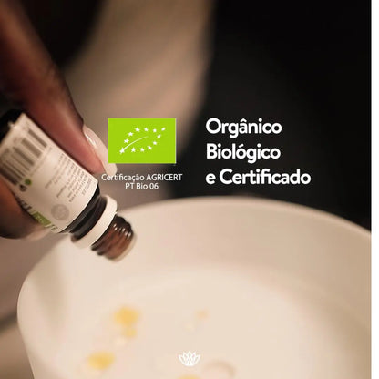 Crie um ambiente relaxante e aromático em casa com óleos essenciais 100% naturais. Transforme sua decoração com fragrâncias puras e desfrute de um refúgio tranquilo. Ambientador perfume de ambiente aromatizador sem químicos nocivos ao ambiente e à saúde.