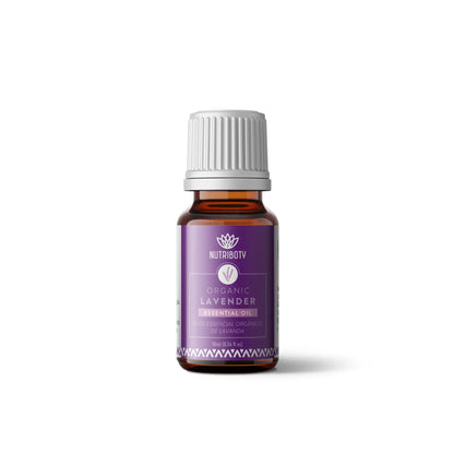 O Óleo Essencial de Lavanda é famoso pelo seu efeito calmante e pode complementar outros remédios sedativos para a insónia moderada, irritabilidade/agitação, dores de cabeça, enxaquecas e ansiedade. Dadas as suas propriedades antimicrobianas e relaxantes, pode também ser usada para problemas de pele, como infeções fúngicas, coceira, pequenas escoriações ou pequenos furúnculos de acne e cravos.