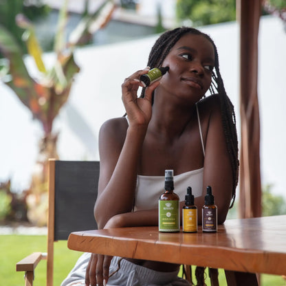 Crie um ambiente relaxante e aromático em casa com óleos essenciais 100% naturais. Transforme sua decoração com fragrâncias puras e desfrute de um refúgio tranquilo. Ambientador perfume de ambiente aromatizador sem químicos nocivos ao ambiente e à saúde. Óleos vegetais para hidratação, proteção contra agressões do sol, queimaduras, manchas e vermelhões. Aplicar pós praia after-sun adultos e crianças para acalmar peles irritadas. 